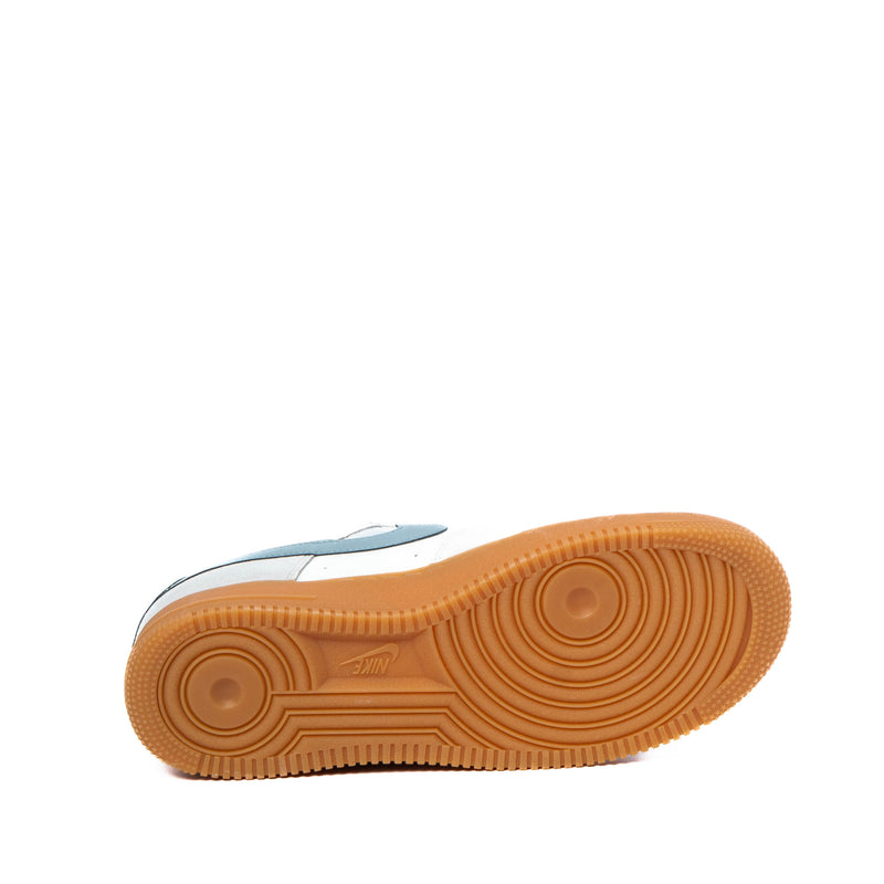 Tenis Nike Air Force 1 07 Lv8